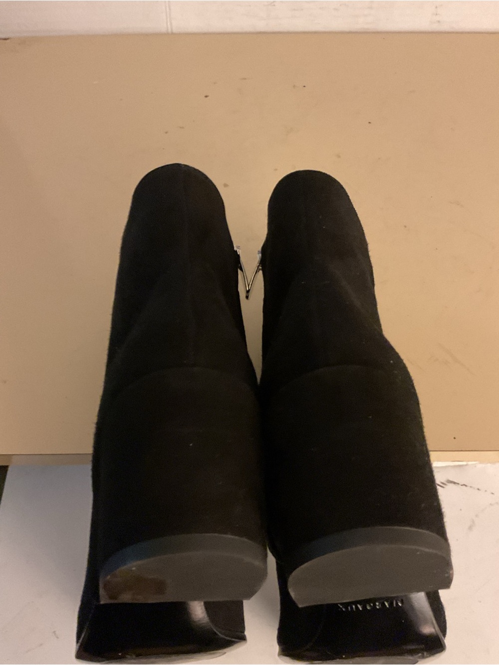 Margaux women Black Suede  Chelsea Heel boots US 7.5 Narrow - Picture 8 of 12